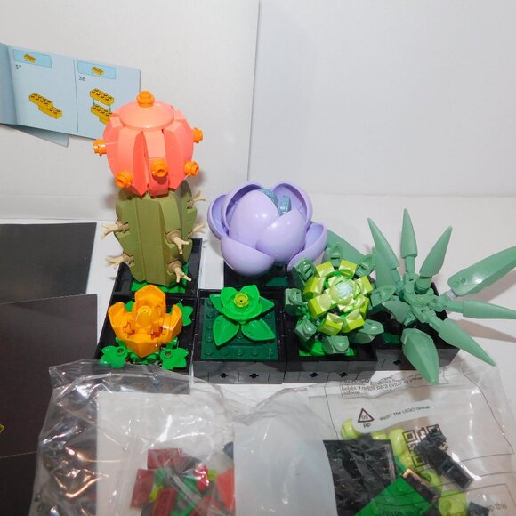 Lego Botanical Collection Succulents Set 10309 Plant Display Complete *READ - Picture 3 of 7